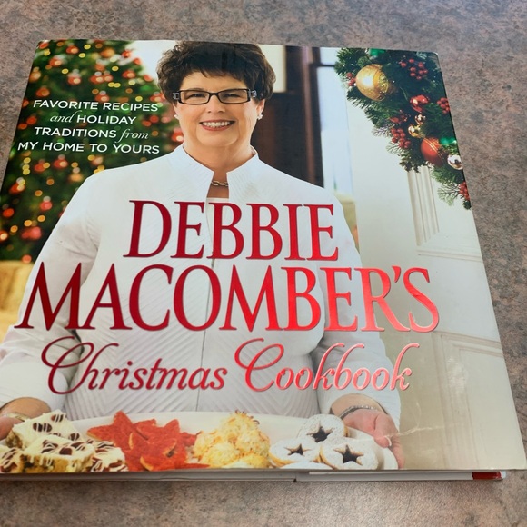 Debbie Macomber’s Christmas Cookbook - Picture 1 of 16